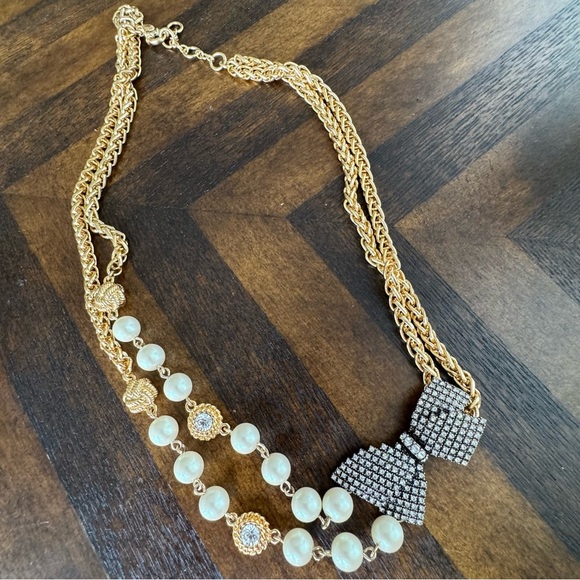 NWOT! J. Crew Double-Chain Elegant Gold Bow and Pearl Necklace - Picture 3 of 4